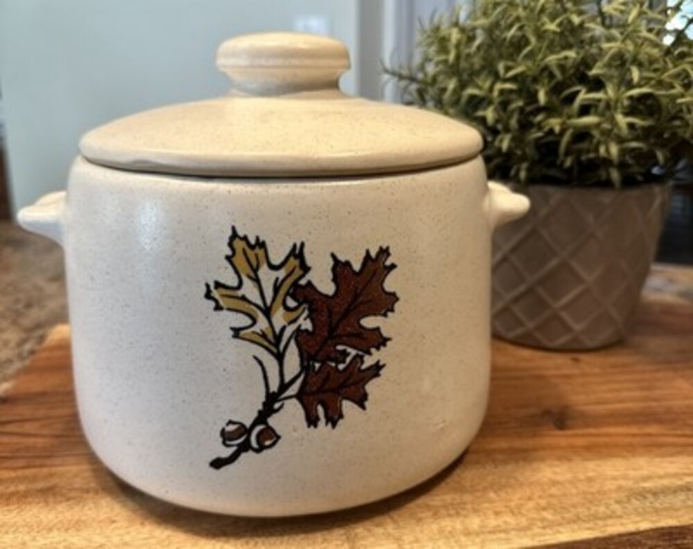 VINTAGE West Bend Pottery Stoneware Bean Pot Crock 2 Qt. Fall Pattern Mcm granny
